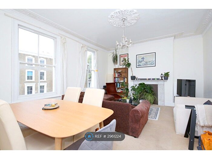 3 Bedroom Maisonette To Rent In Oakley Road, London, N1