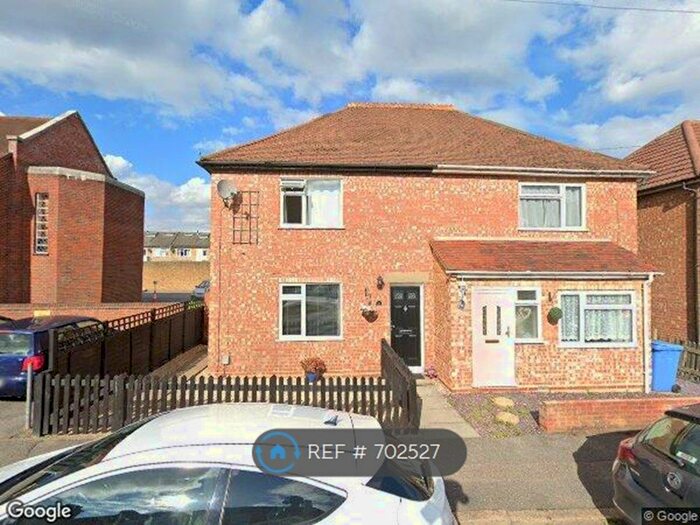 2 Bedroom Semi-Detached House To Rent In Stone Street, Aldershot, GU12