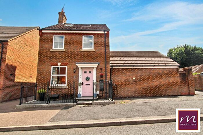 4 Bedroom Detached House For Sale In Chalford Way, Aylesbury, Buckinghamshire, HP19