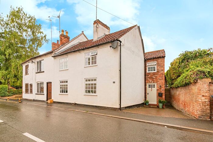 3 Bedroom Semi-detached House For Sale In Kneeton Road, East Bridgford, Nottingham, Nottinghamshire, NG13
