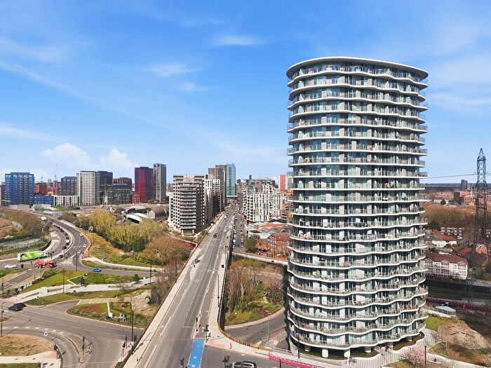 1 Bedroom Flat For Sale In Hoola Building, Royal Docks, E16