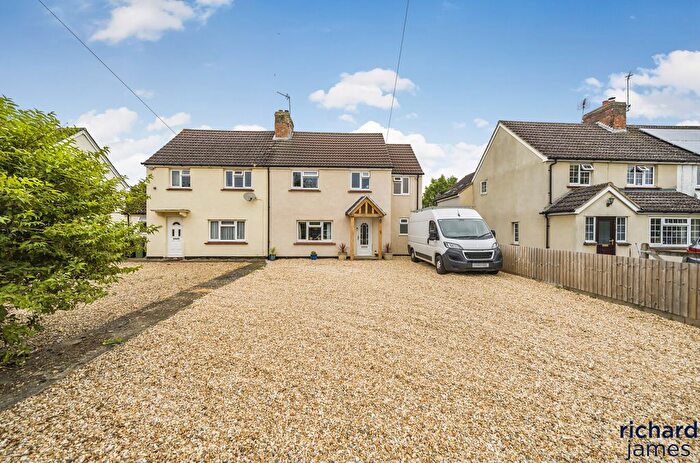 4 Bedroom Semi-Detached House For Sale In The Green, Dauntsey, SN15
