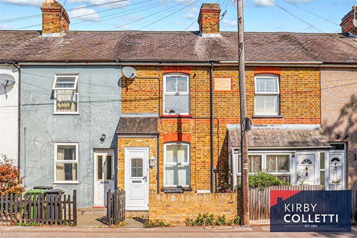 2 Bedroom Terraced House For Sale In Whitley Road, Hoddesdon, EN11