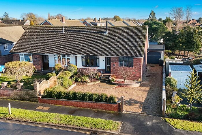 3 Bedroom Semi-Detached Bungalow For Sale In Pople Street, Wymondham, Norwich, NR18