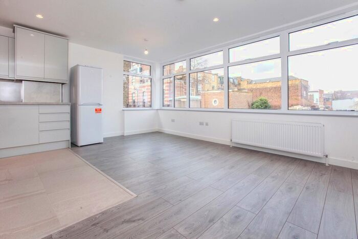 1 Bedroom Flat To Rent In Rochester Road, London, NW1