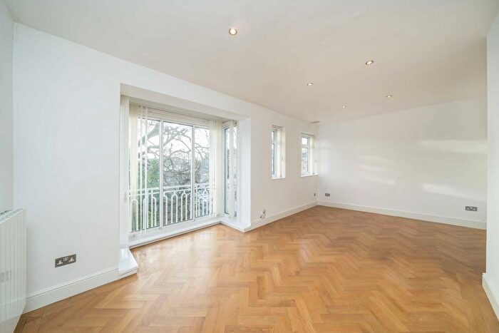 1 Bedroom Flat To Rent In Holland Park Avenue, Notting Hill, W11