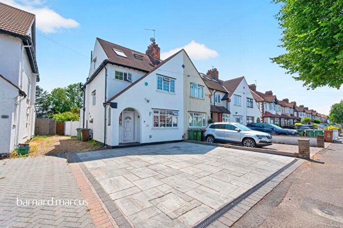 4 Bedroom End Of Terrace House For Sale In Caldbeck Avenue, Worcester Park, KT4
