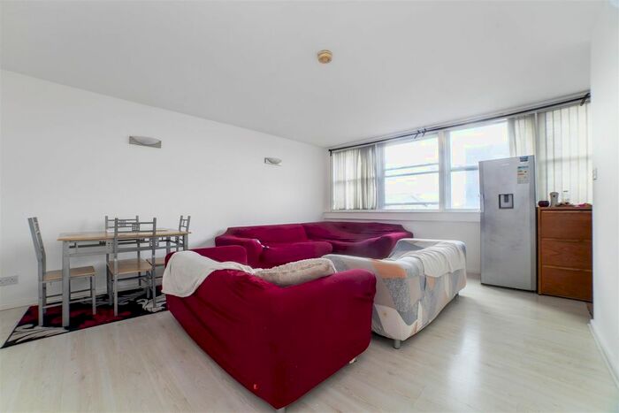 2 Bedroom Flat To Rent In Whitehorse Road, Croydon, CR0