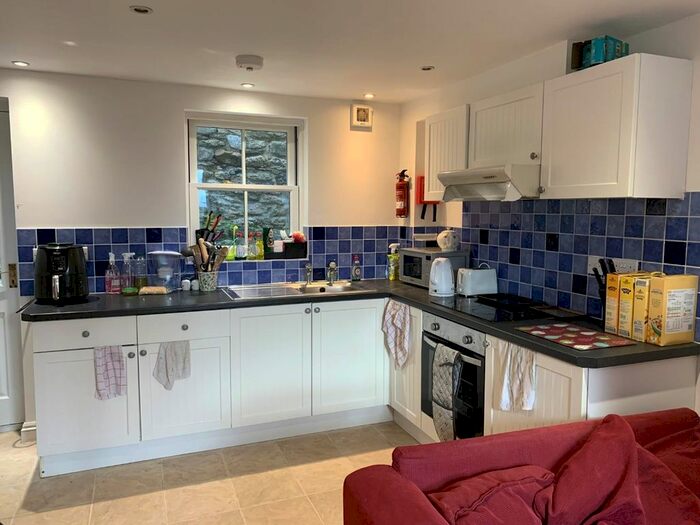 3 Bedroom Property To Rent In Grays Yard, Penryn, TR10