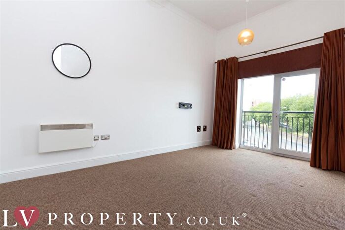 2 Bedroom Apartment To Rent In Clement Street, City Centre, Birmingham, West Midlands, B1
