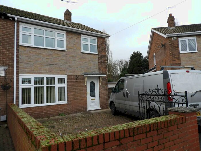 3 Bedroom Semi-Detached House To Rent In Ashburnham Gardens, Doncaster, DN5