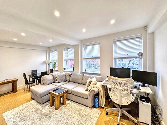 1 Bedroom Flat For Sale In Crest View Drive, Petts Wood, Orpington, BR5