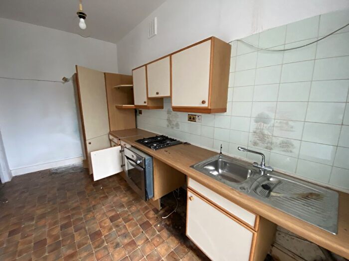 2 Bedroom Flat For Sale In Flat A, Queen Elizabeths Walk, Stoke Newington, London, N16