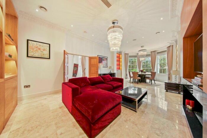 5 Bedroom Duplex To Rent In York Terrace West, Regents Park, London, NW1