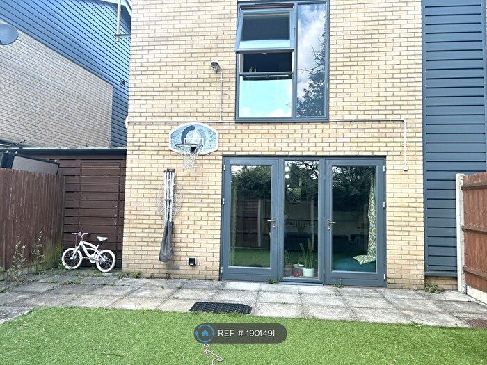 4 Bedroom Semi-Detached House To Rent In Douglas Close, Stanmore, HA7