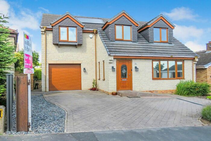3 Bedroom Detached House For Sale In Willow Place, Braithwell, Rotherham, S66