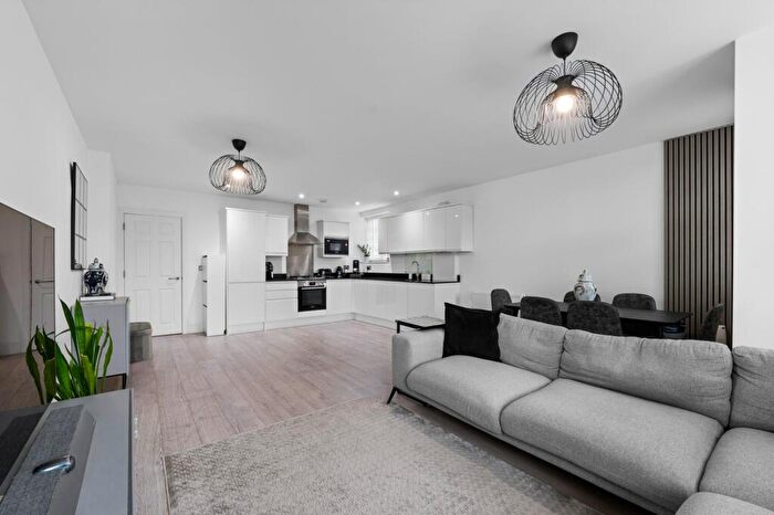 1 Bedroom Flat For Sale In Rectory Park, Redstone Apartments, CR2