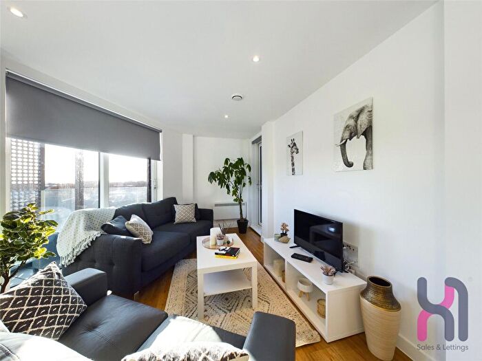 3 Bedroom Flat To Rent In Advent Way, Ancoats, M4