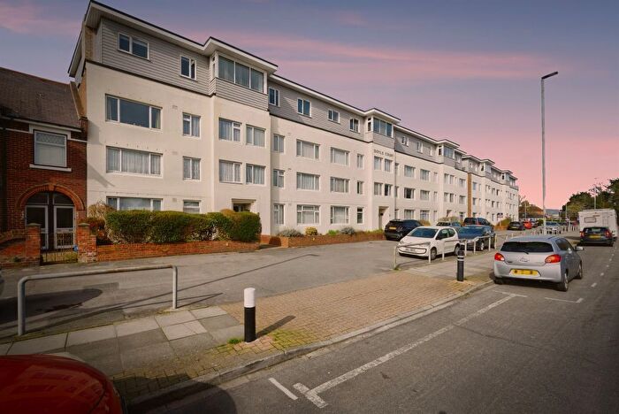 2 Bedroom Flat For Sale In London Road, Portsmouth, PO2