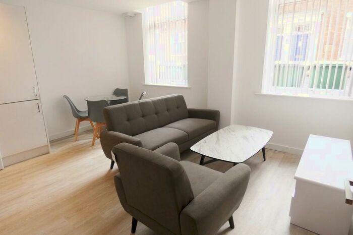 2 Bedroom Ground Flat To Rent In Cross Street, Preston, PR1