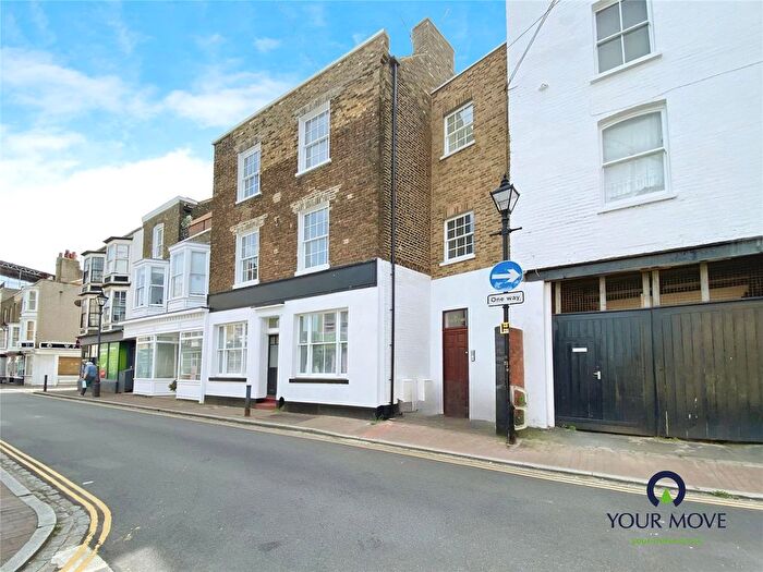 3 Bedroom Flat To Rent In Addington Street, Ramsgate, Kent, CT11