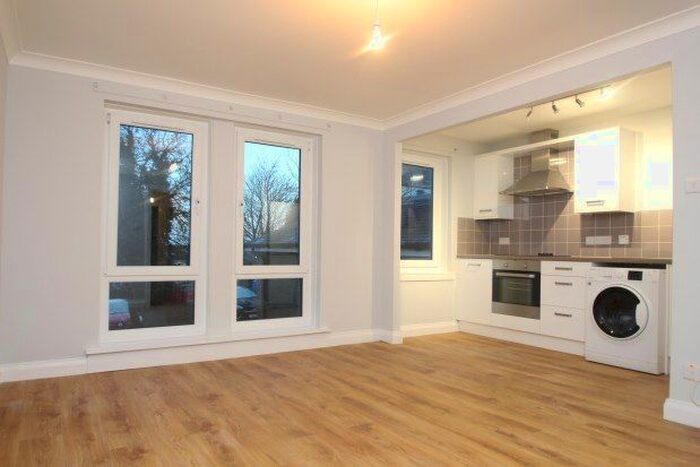 2 Bedroom Flat To Rent In Whinwell Road, Stirling, FK8