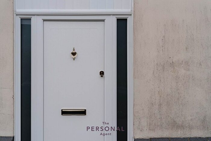 1 Bedroom Maisonette To Rent In East Street, Epsom, KT17