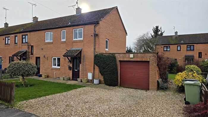 3 Bedroom Property For Sale In Broadleaze, Down Ampney, Cirencester, GL7
