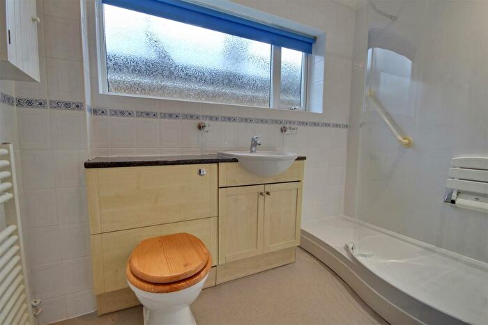 2 Bedroom Detached Bungalow For Sale In Crake Wells, Walkington, Beverley, HU17