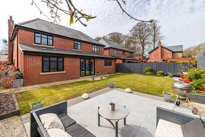 5 Bedroom Detached House For Sale In Chapel Fold, Whittle-Le-Woods, PR6