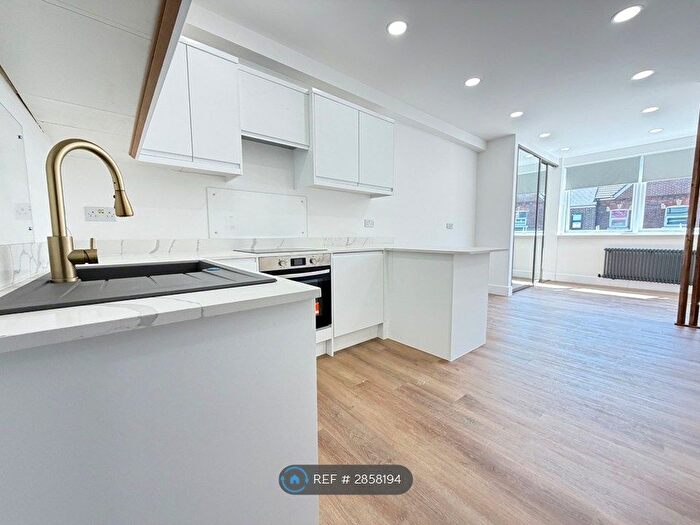 Studio To Rent In Cardiff Road, Luton, LU1