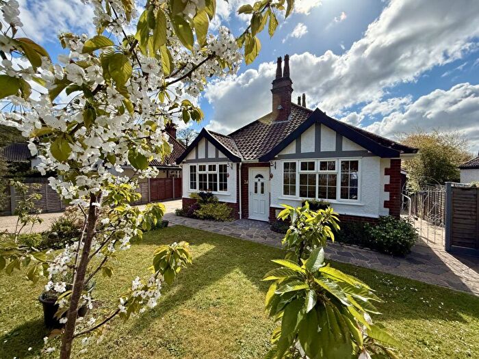 3 Bedroom Detached Bungalow For Sale In Stanley Avenue, Norwich, NR7