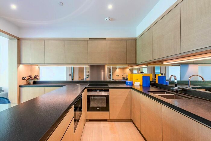 1 Bedroom Flat To Rent In Legacy Gardens, Nine Elms, London, SW11