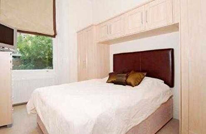 2 Bedroom Flat To Rent In Ashburn Gardens, London, SW7