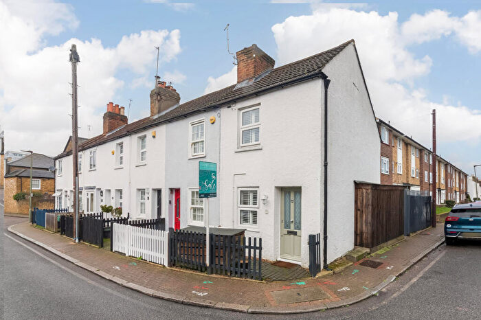 2 Bedroom End Of Terrace House For Sale In Wharton Road, Bromley, BR1