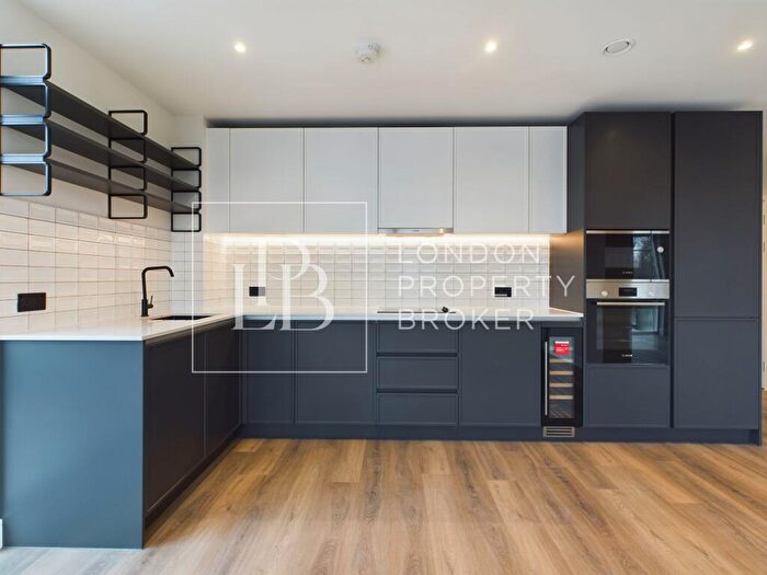 3 Bedroom Apartment To Rent In Cairncross House, Townsend Road, Kidbrooke Village, SE3