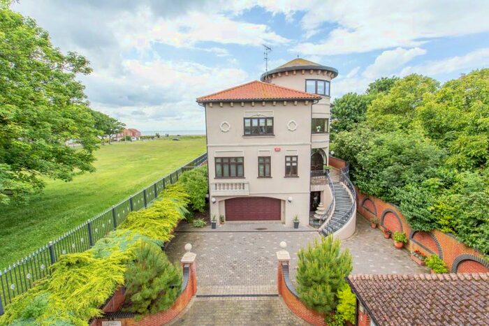 4 Bedroom Detached House To Rent In Dane Road, Minnis Bay, Birchington, CT7