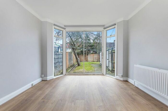3 Bedroom Semi-Detached House To Rent In Tintern Avenue, London, NW9
