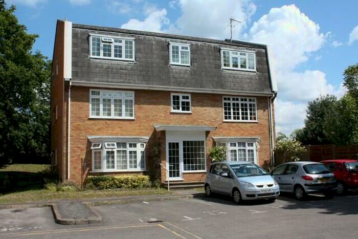 1 Bedroom Flat To Rent In The Birches, Woking, GU22
