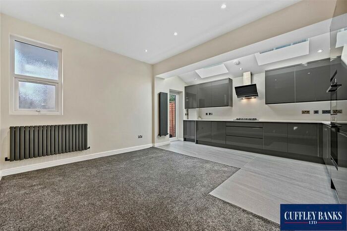 2 Bedroom Maisonette To Rent In Eynham Road, London, W12