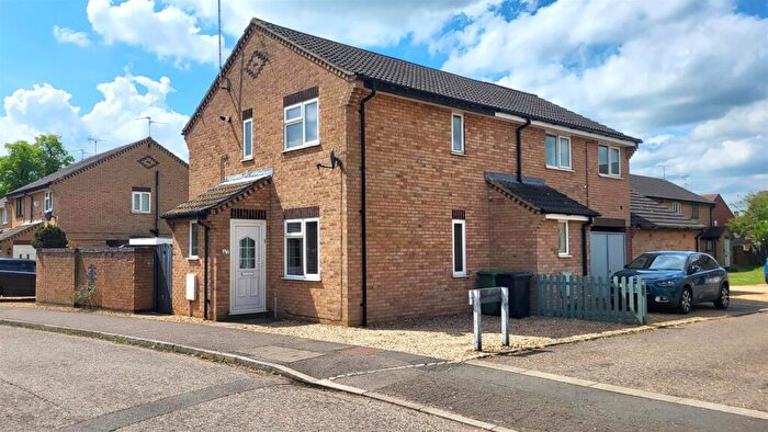 2 Bedroom Semi Detached House For Sale In Swale Avenue, Gunthorpe, Peterborough, PE4