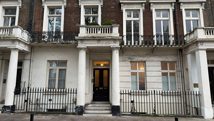 2 Bedroom Flat To Rent In Sussex Gardens, London, W2