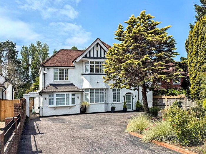 5 Bedroom Detached House For Sale In Kings Drive, Eastbourne, BN21