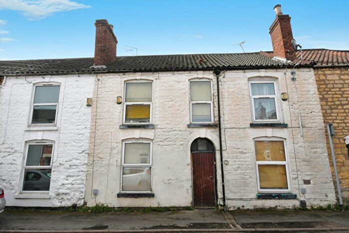 2 Bedroom Terraced House To Rent In Chelmsford Street, - Two Bedrooms, LN5