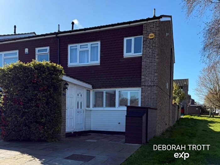 2 Bedroom End Of Terrace House For Sale In Andover Road, Orpington, BR6
