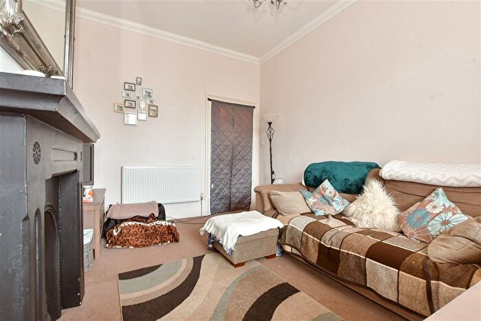 2 Bedroom Flat For Sale In Prospect Road, Shanklin, Isle Of Wight, PO37