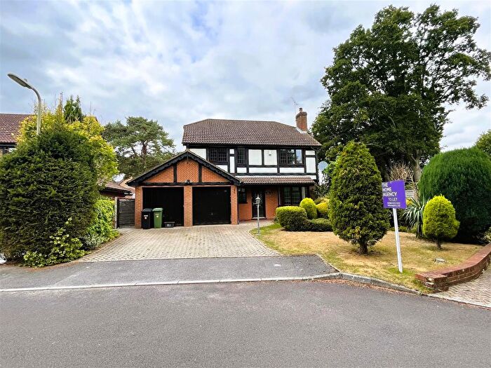 4 Bedroom Detached House To Rent In Firs Drive, Hedge End, SO30