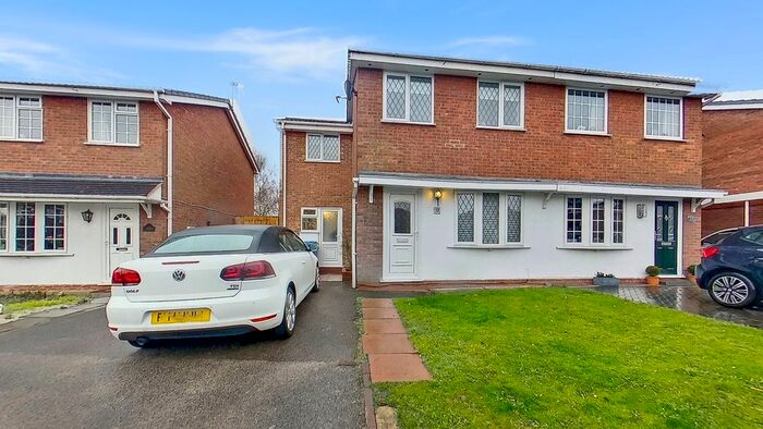 3 Bedroom Semi-Detached House To Rent In Crestwood Close, Stretton, Burton-On-Trent, Staffordshire, DE13