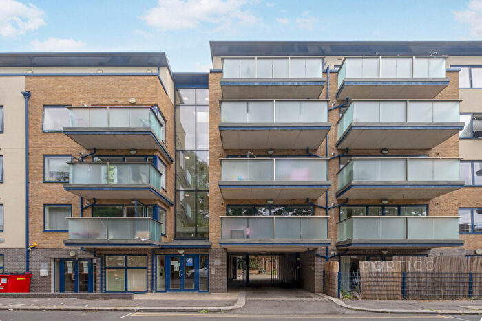 3 Bedroom Flat To Rent In Paul Shekleton House, Trinity Close, E11