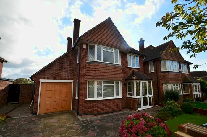 3 Bedroom Detached House To Rent In St Georges Drive, Ickenham, UB10